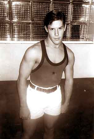 Man's Country, Chicago  