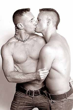 Ren� and Arjan of Cockring (photo courtesy of Julian Zidan) 