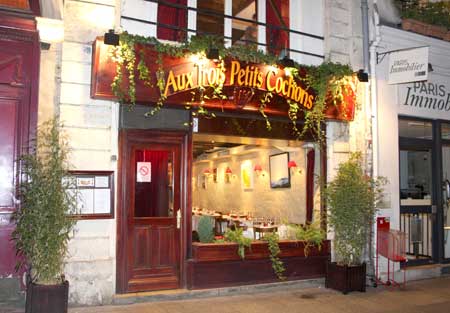 Aux Trois Petits Cochons, Paris